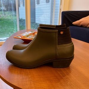 Vista Ankle Boot BOGS - size 8 green
